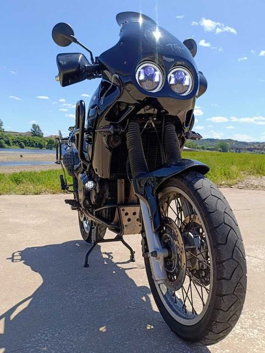 Moto trail clássica Triumph Tiger 900 T400