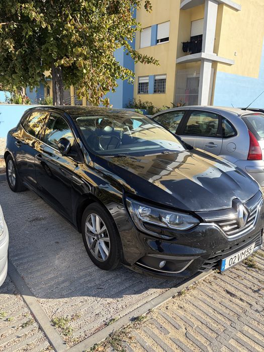 Renault megane 2018 com afazeres