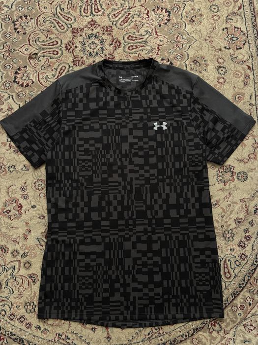 Футболка under armour