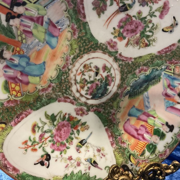 Prato Chinese família rosa com 24,5 cm  mais anúncios abaixo