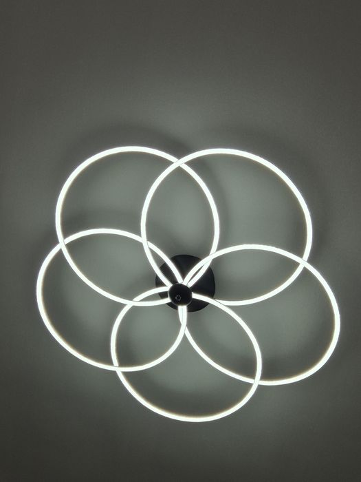 Люстра.           .