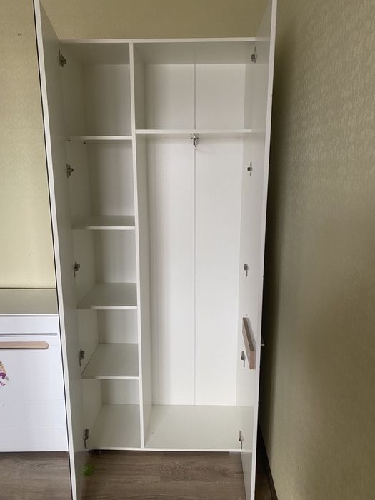 Продам стенку в хорошем белая