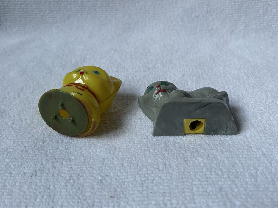 Koty z PRL plastikowe zabawki temperówka kot