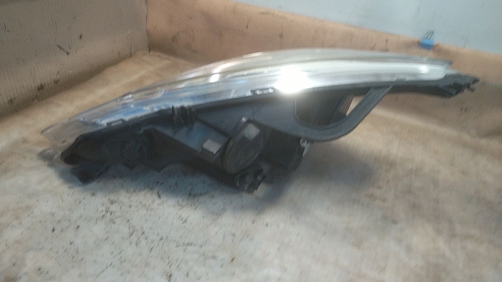 " Citroen C3 II lampa prawa przód EU