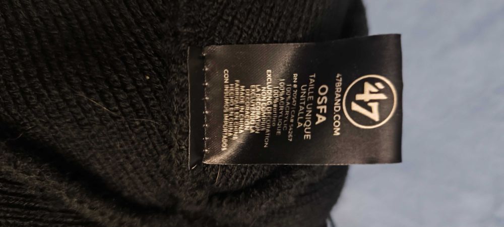 Шапка с бубоном Chicago Blackhawks от 47.