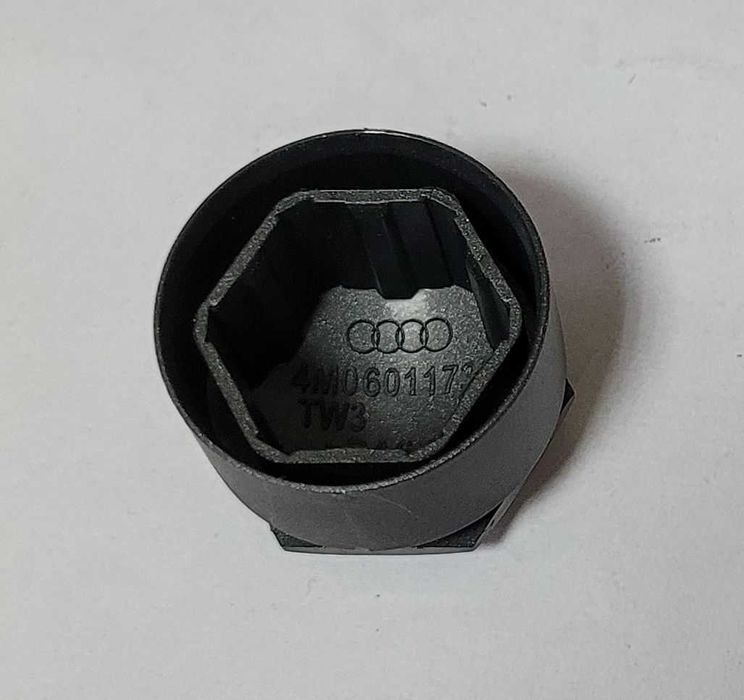 Nasadki na śruby grafit AUDI oryginał k17 - 20 sztuk komplet + klucz