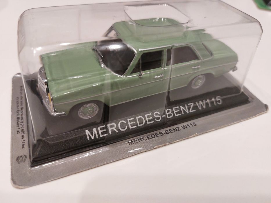 DeAgostini  Mercedes 190E 2.3 - 16 Senna i inne [1/43]