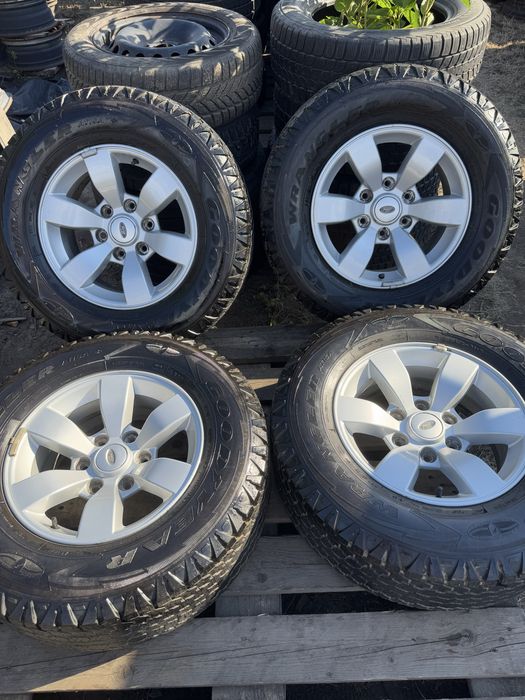 Комплект оригинал литые диски Ford  r16 6/139.7 с резинай 245/70