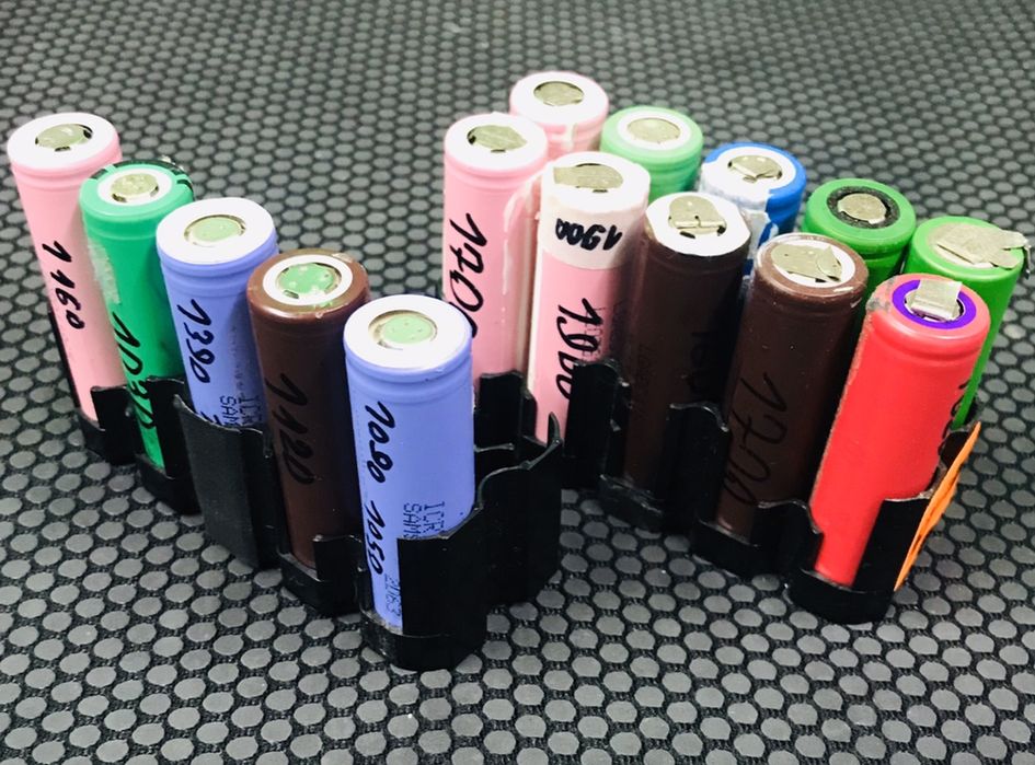 Акумулятори 3.7-4.2в 18650 (800-2200 Mah) Акумулятор до фонаріка і тд.