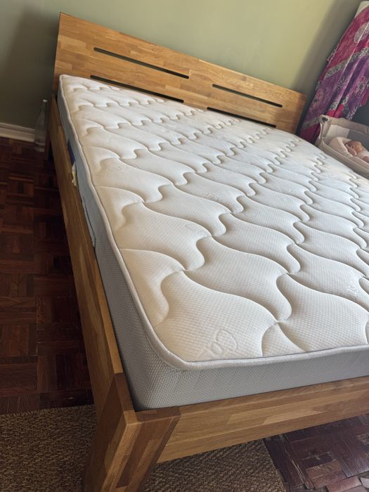 Cama Jysk (180x200) + Colchão Lusocolchão Splendid (Como Novo)