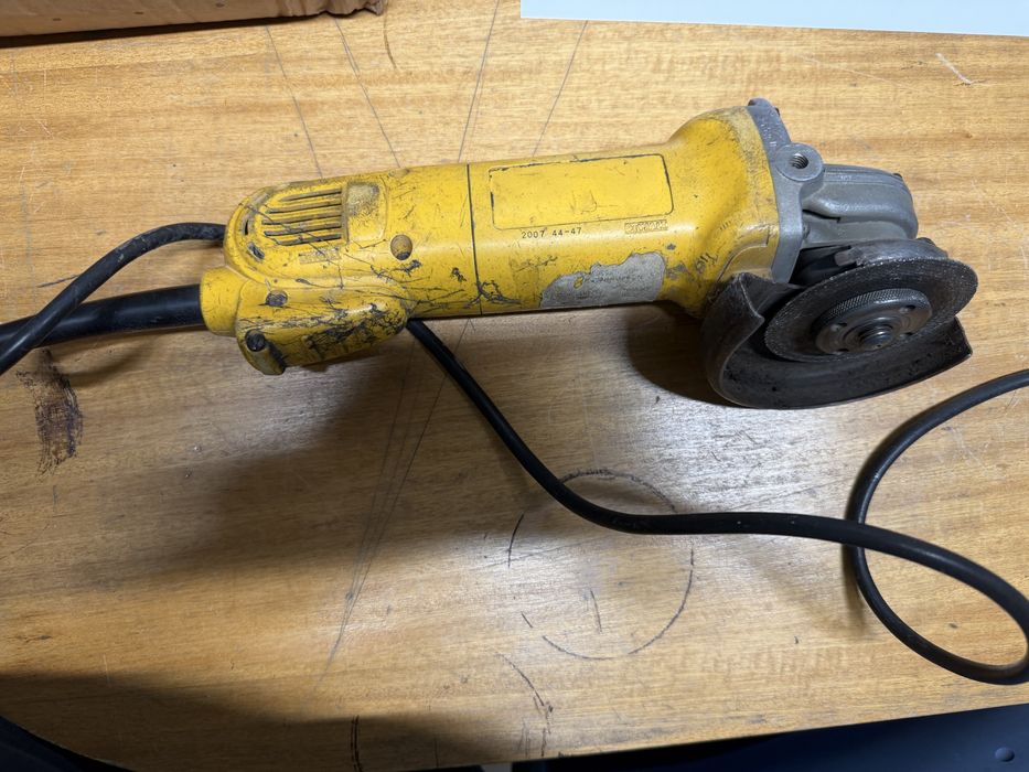 Rebarbadora DeWalt 125mm — com mala
