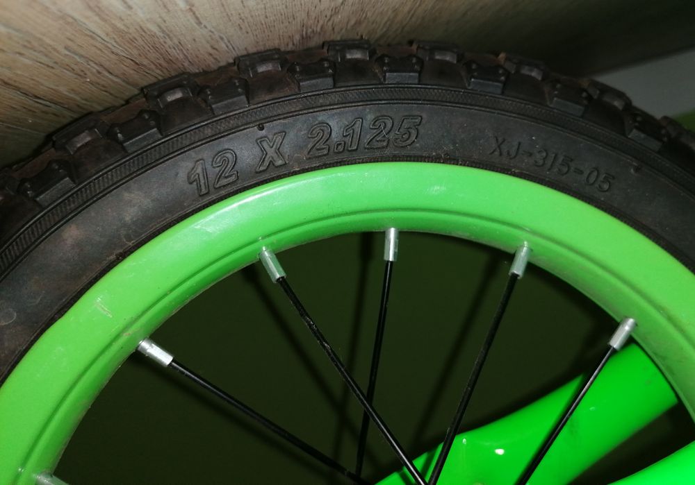 Самокат, надувні колеса 12х2,125