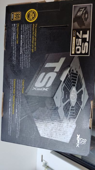 Блок питания XFX TS750WT
