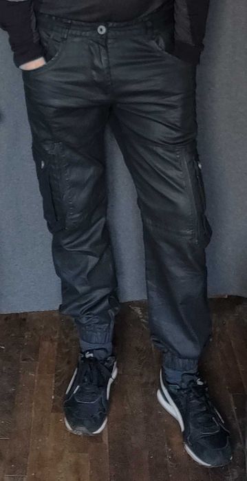 Джоггеры, Карго мужские Plot полиция