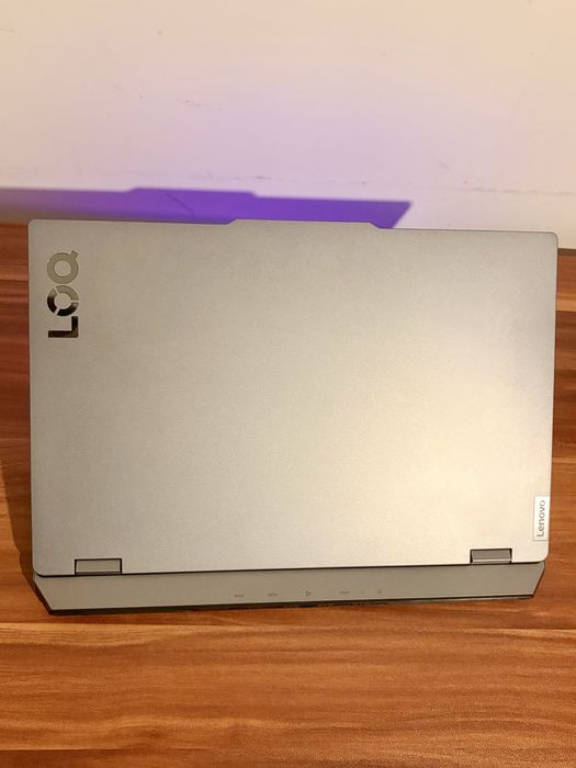 Lenovo Loq 15IAX9