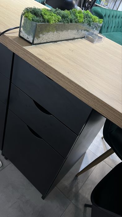 Стіл для майстра манікюру