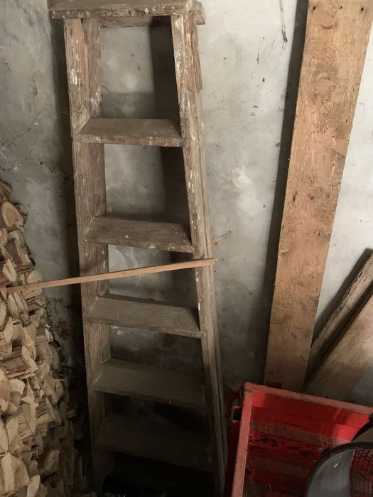Escadote antigo.  Usado