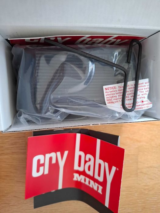 Педаль Wilson Effects Vibe та Dunlop CryBaby Mini