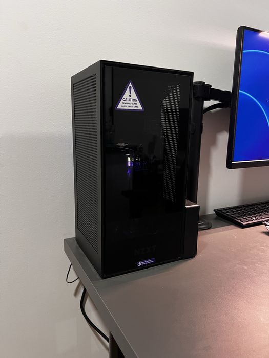PC Gaming 9060 XT 16GB | Ryzen 7700 | 32GB DDR5
