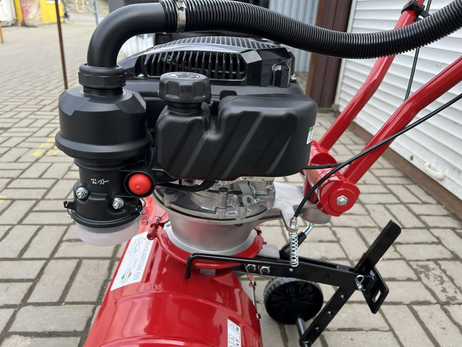 Мотокультиватор Briggs & Stratton RV-170S PRO (Робік)