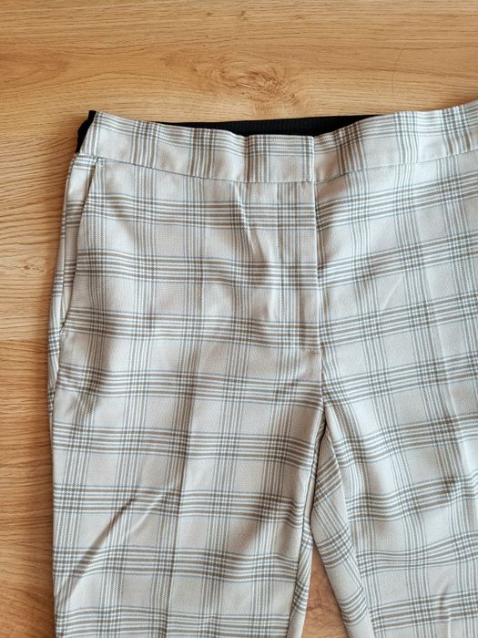 Spodnie w kratkę Zara