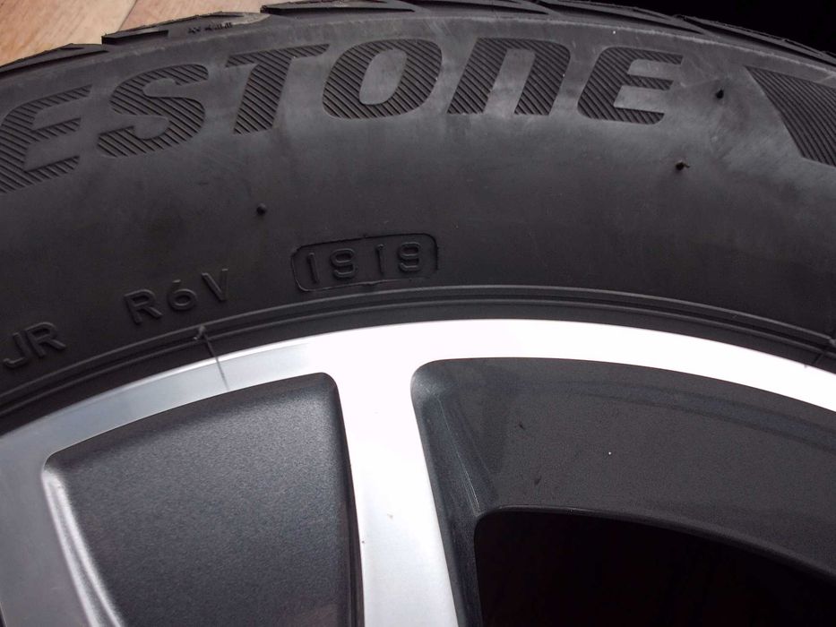 Bridgestone Blizzak LM-32 225/50/19 94H
