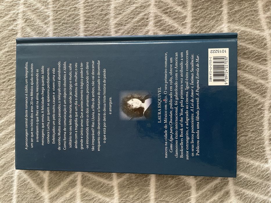 Livro “Tão Veloz como o Desejo” de Laura Esquível