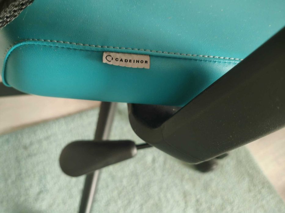 Cadeira de escritório executiva Cadeinor XT31 em muito bom estado