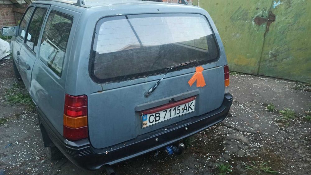 Продам машину Opel Kadett 1.6 універсал по ТП