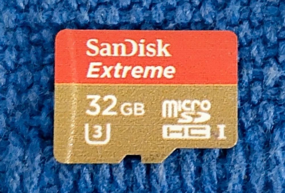 GoPro 4 + Memory Card64585320815618123