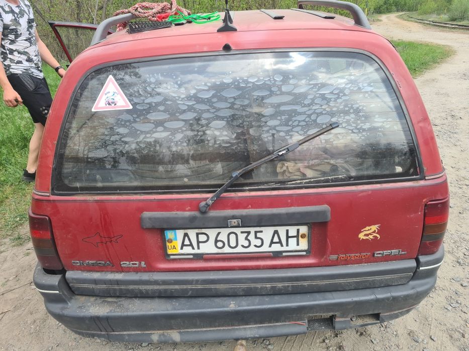 Opel omega a 2.0 по запчастям,  мотор в отличном состоянии ещё на авто