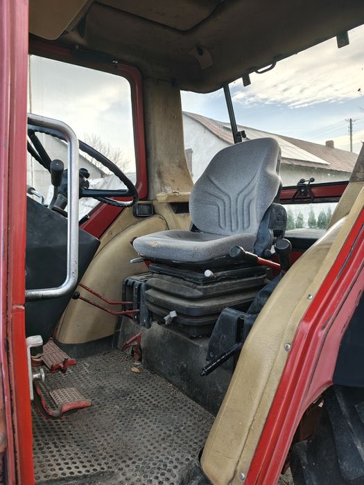 International 585 xl . IH 485 Case. Z Ładowaczem