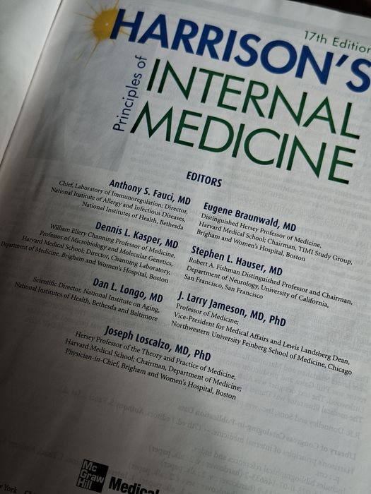 Grande livro de medicina interna. Em inglês