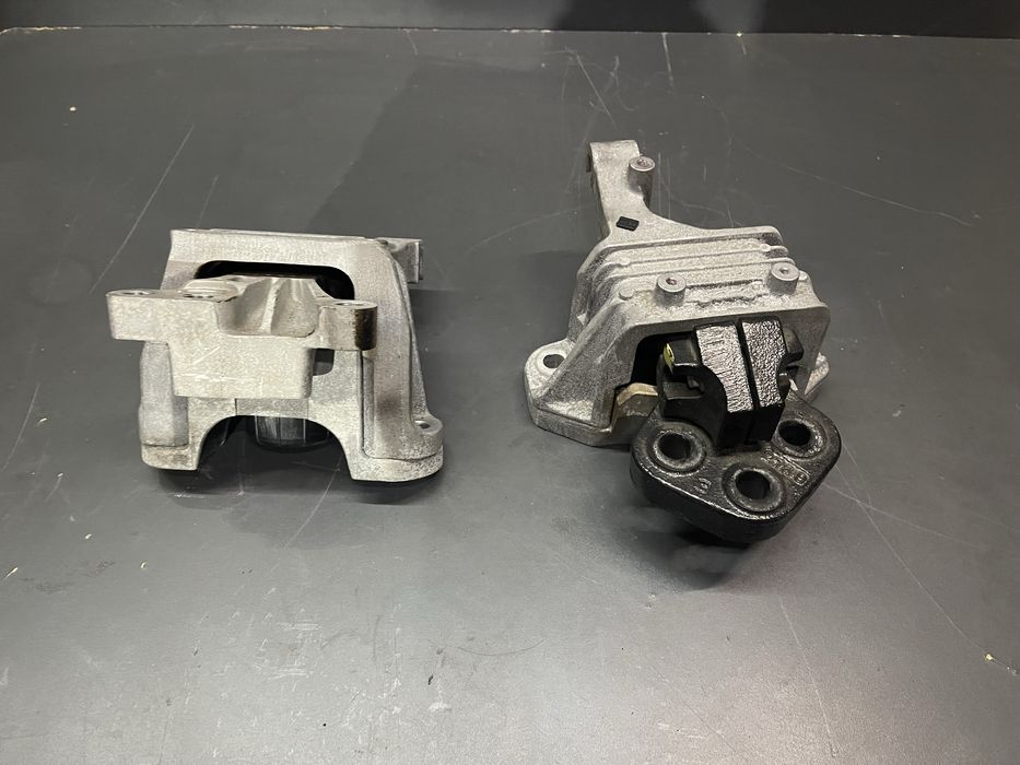 Подушка двигуна ліва права 2.0 jeep cherokee kl