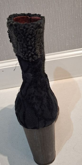 Skórzane botki na obcasie Desigual R 40