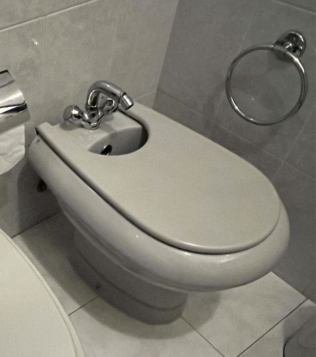 Bidés, Lavatório e torneiras