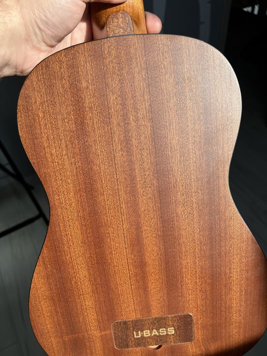 Kala uBass, ukulele basowe
