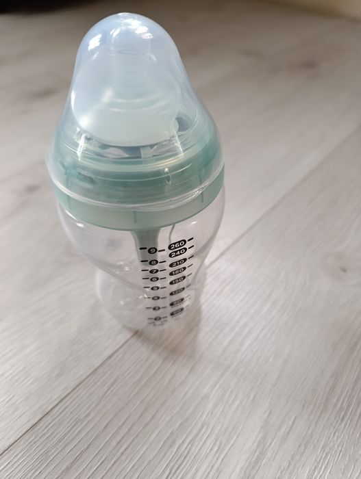 Дитячі пляшечки  tommee tippee