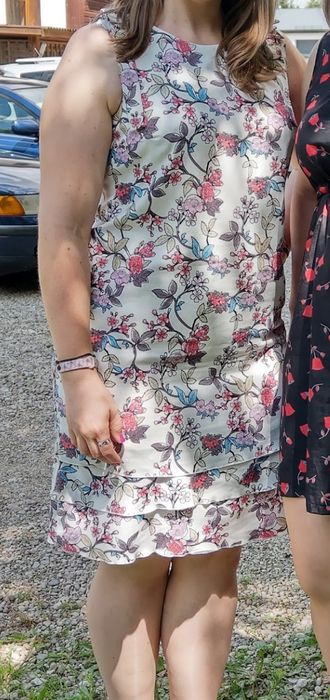 Kremowo-biała sukienka w kwiaty. Rozm. 44. Letnia. DeFacto