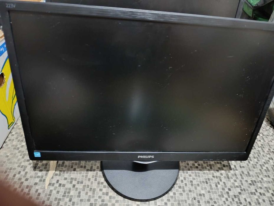 7 monitorow sprawne