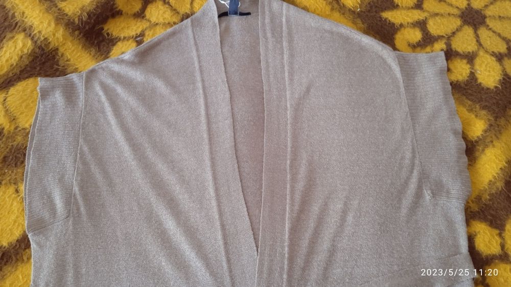 Продам длинную накидку-жилетку