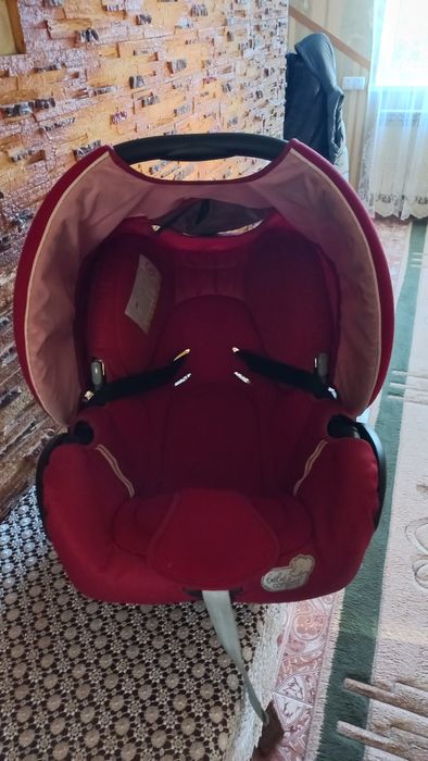 Дитяче сидіння в машині для дитини від 0 до 6 місяців