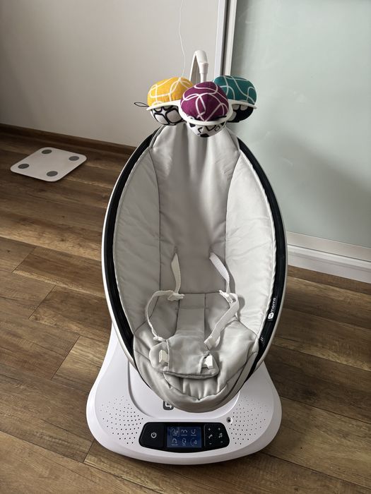 Крісло-гойдалка 4moms MamaRoo 4.0