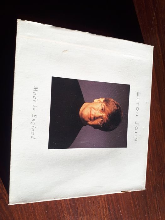Vendo 1 CDS raro Elton Jonh como novos