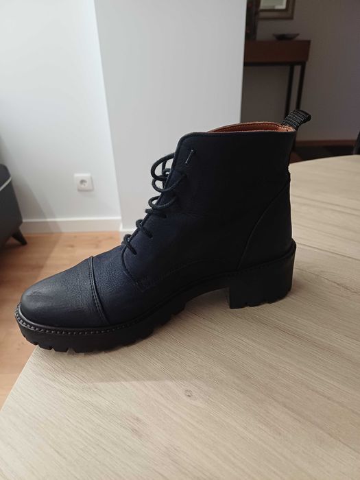 Botas em pele genuína