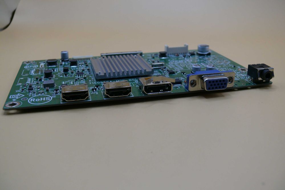 Placa principal com a referência 715G9584-MOB-B01-004T.