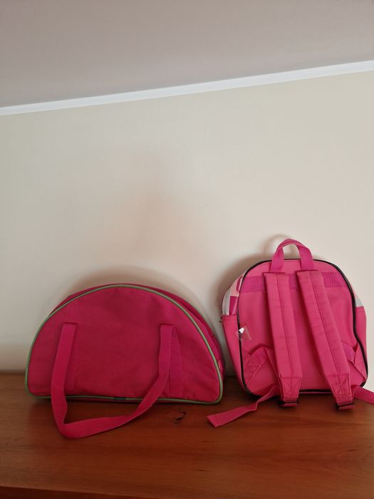 Mochila "Barbie" e saco de desporto "Witch" de menina