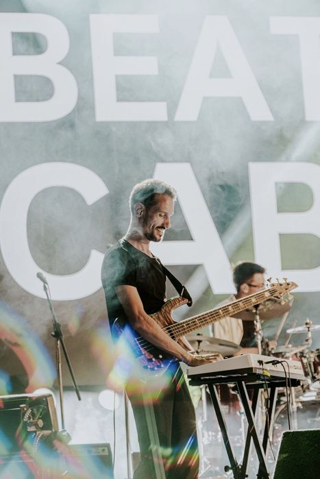 Aulas de Guitarra & Baixo – Aprende a tocar ao teu ritmo