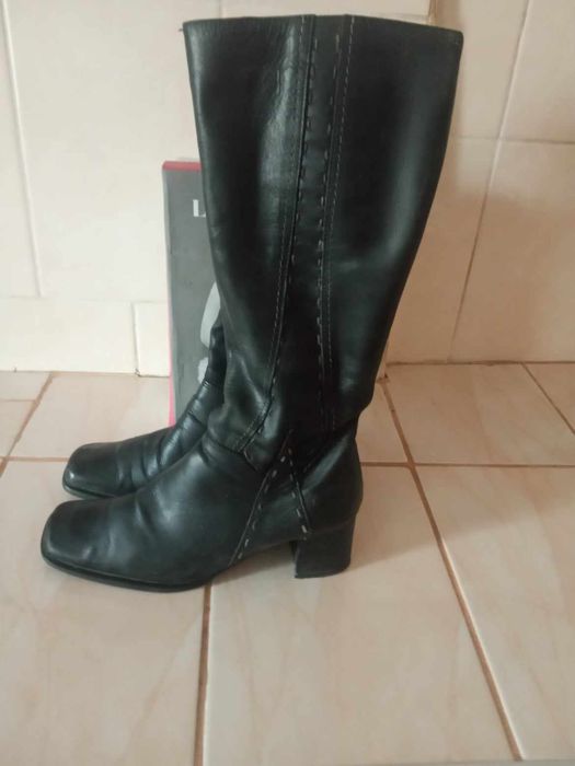 Сапожки шкіряні.