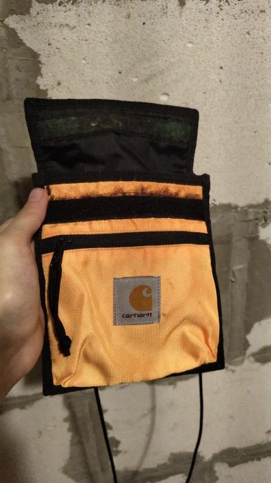Сумка Carhartt delta neck pouch оригінальна, в яскравому кольору